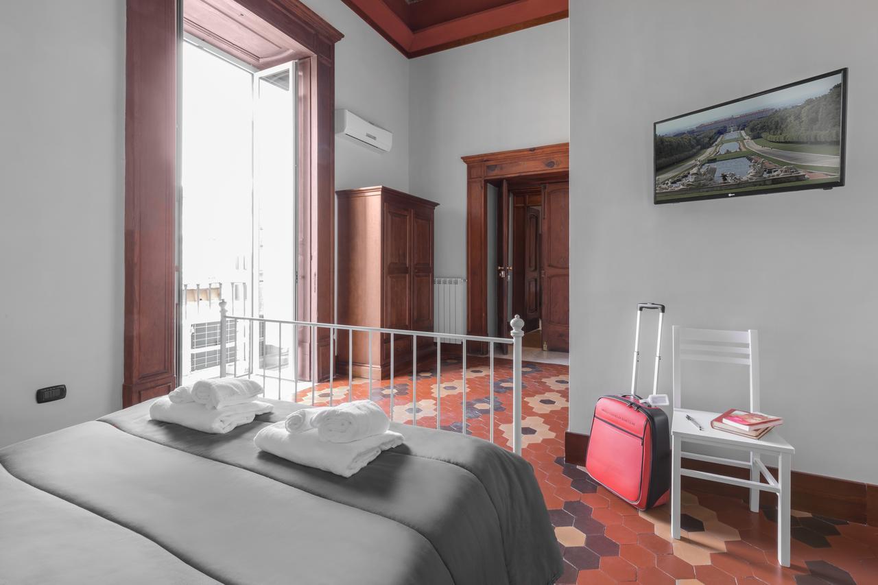 Opera Home Наполи Екстериор снимка