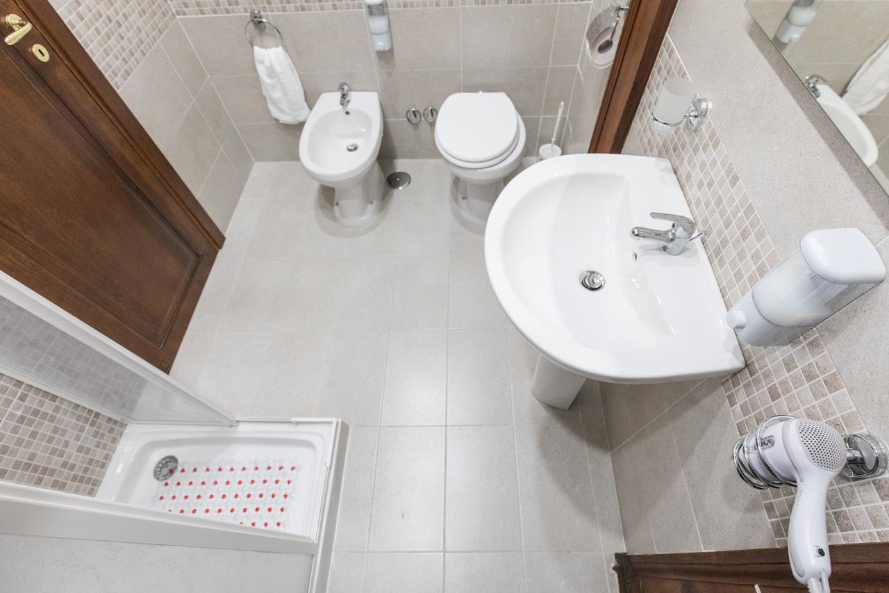 Opera Home Наполи Екстериор снимка