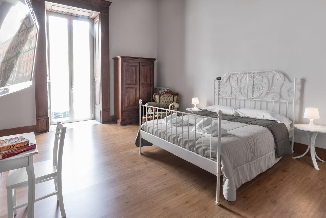Opera Home Наполи Екстериор снимка