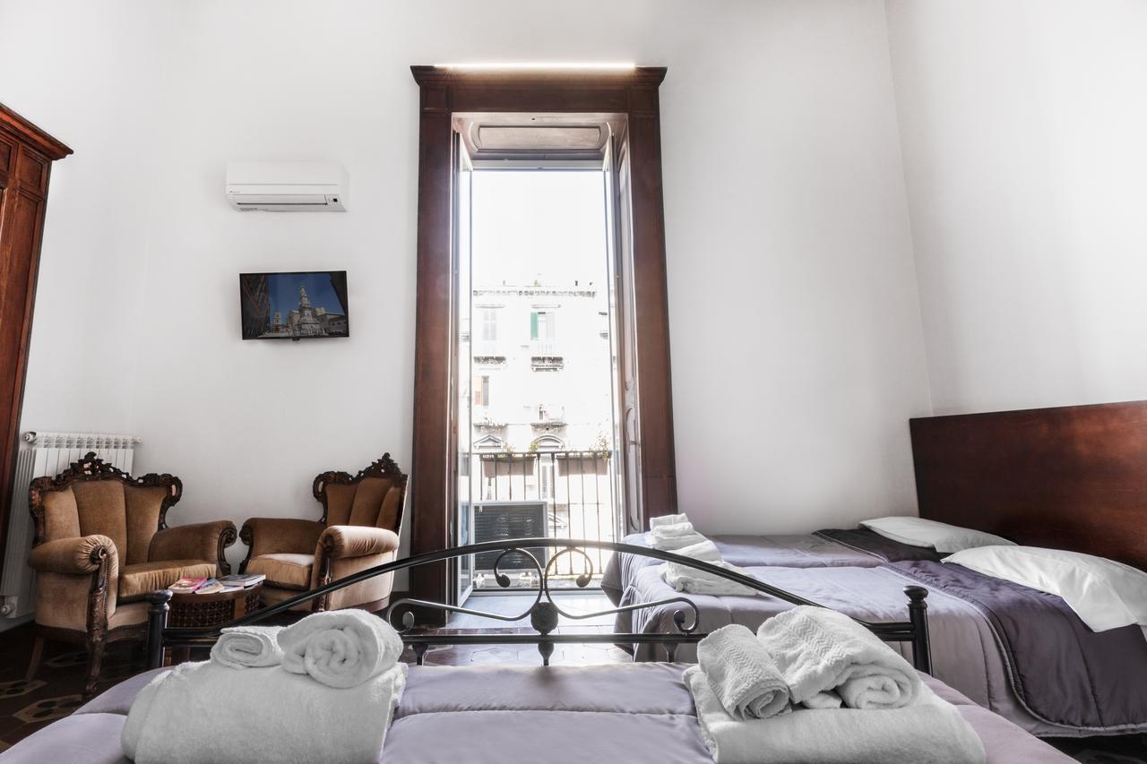 Opera Home Наполи Екстериор снимка