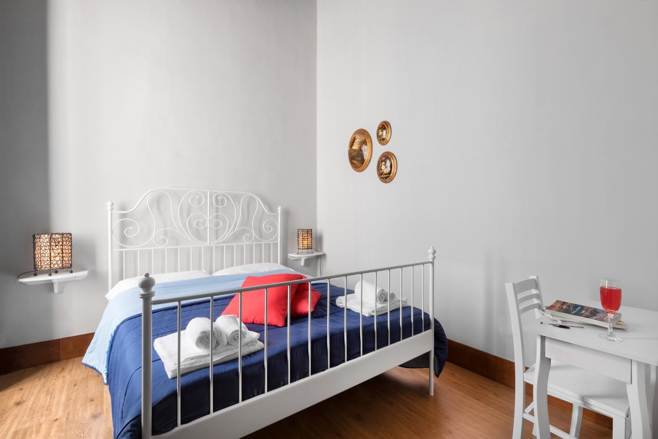 Opera Home Наполи Екстериор снимка