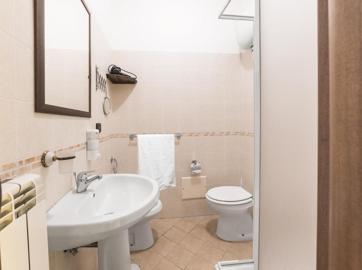 Opera Home Наполи Екстериор снимка
